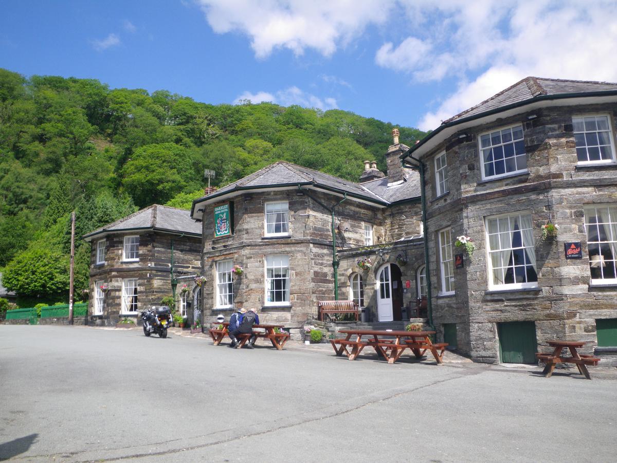ホテル The Oakeley Arms Maentwrog エクステリア 写真