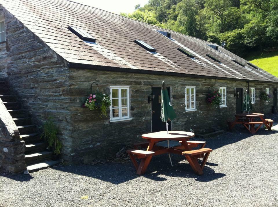 ホテル The Oakeley Arms Maentwrog エクステリア 写真