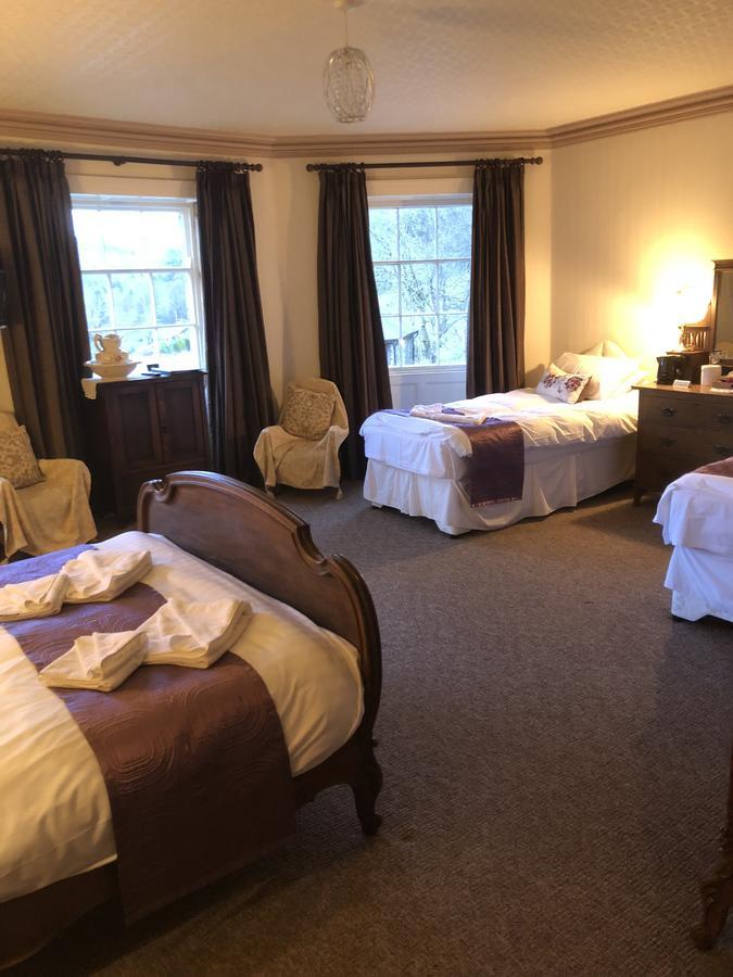 ホテル The Oakeley Arms Maentwrog エクステリア 写真